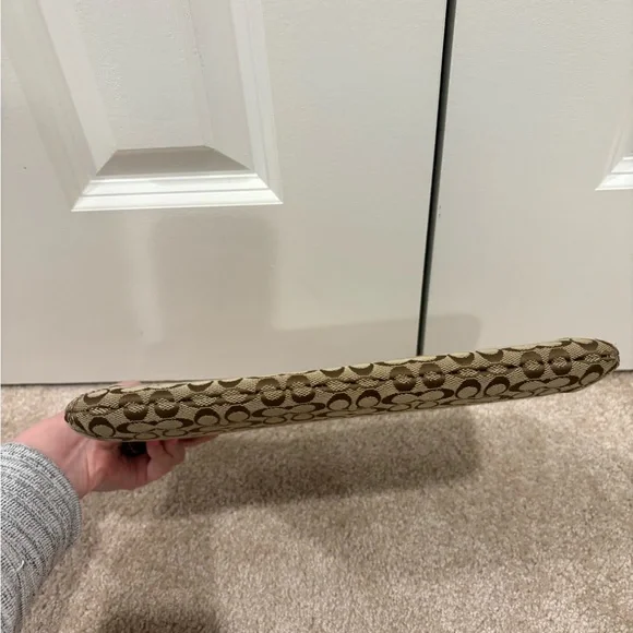 Classic Coach Tablet Case - Picture 4 of 6